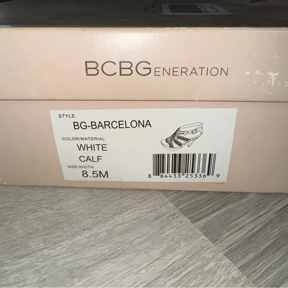 BCBG heels - Picture 4 of 9